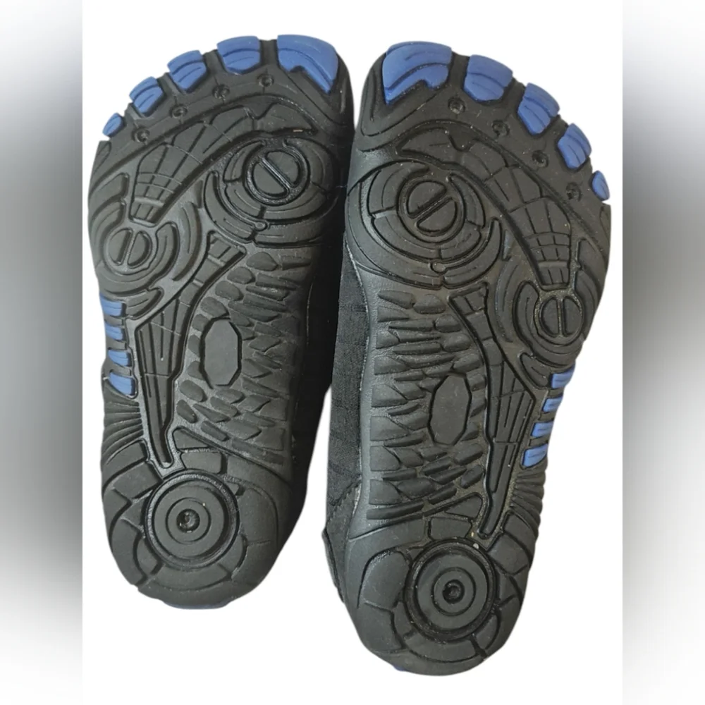 Quickshark Kids Water Shoes Boys Girls Barefoot Aqua Socks Outdoor Indoor Quick